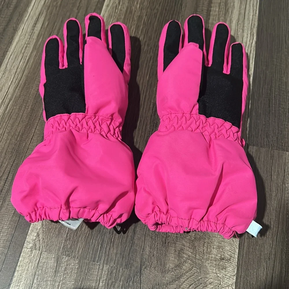 Brand new girls size 7-10 ThxToms gloves